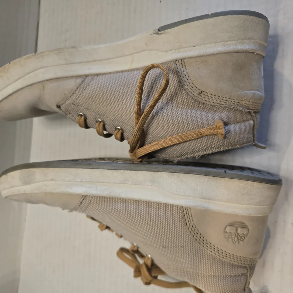 Timberland Tan Sneakers‎ with Nautical-Inspired Design